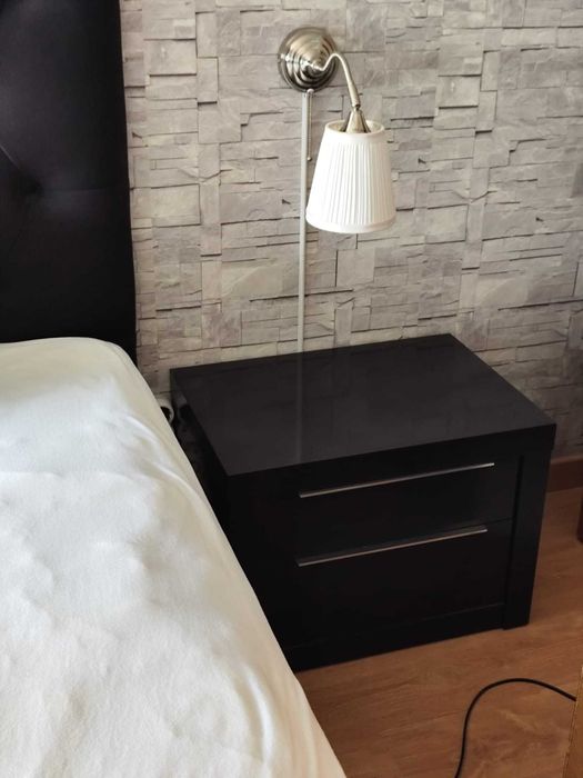 Conjunto de 2 Mesas de Cabeceira com Design Moderno