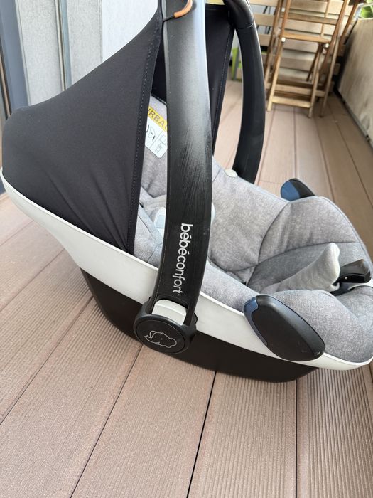 4 em 1 - Carrinho Quinny Moodd + Alcofa Quinny + Ovinho + Isofix