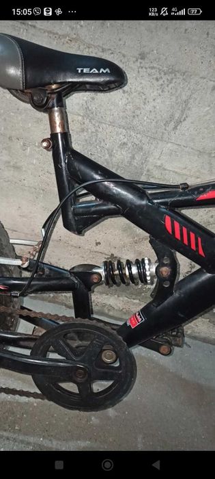 Bicicleta com suspensão "TEAM"