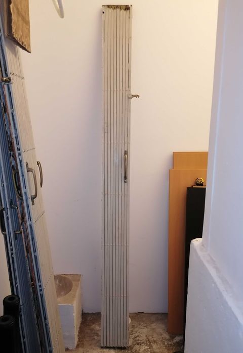 Porta de lagarta de elevador  - 4 disponíveis