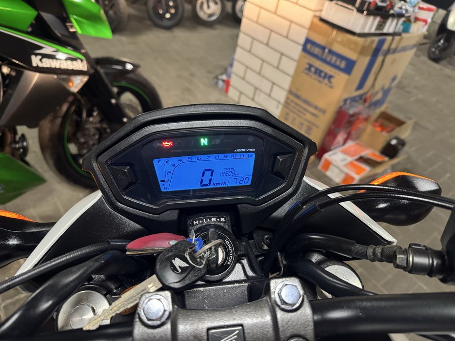 Японский мотоцикл Honda CB400F.   2013.