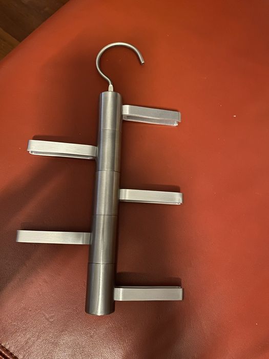 Cabide porta-gravatas aço escovado