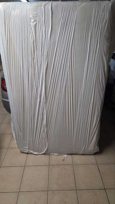 Cama Corpo e Meio 1.2x1.95m - Estrado e colchão em bom estado