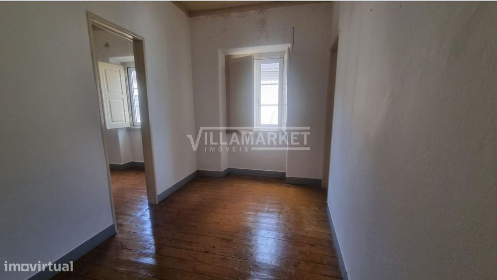 Prédio de Utilização Mista da banca com Potencial Habitacional e Comer