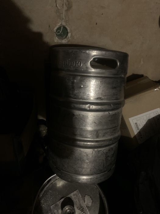 пропоную дві діжки 50 і 30 літрів!