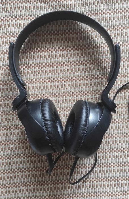 Авдіо-навушники дротові