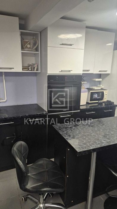 Продаж Домоволодіння у Києві- 10 соток землі, гараж, гостьовий будинок