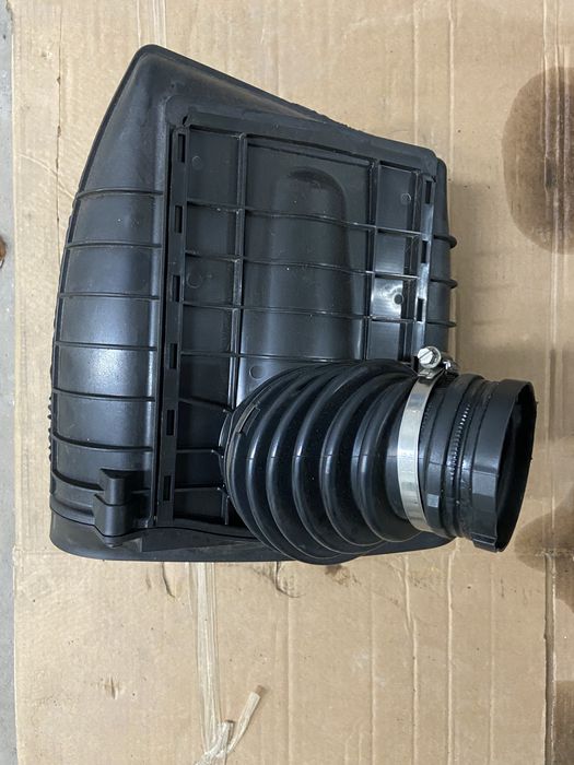 Корпус повітряного фільтра Porsche Macan/Порше макан