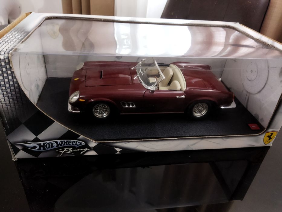 Ferrari 250 GT Califórnia Spider Hot wheels