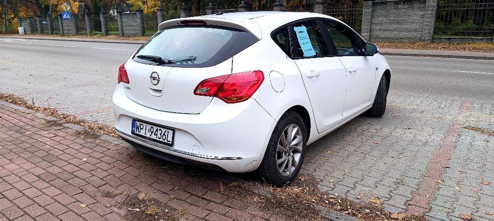 Astra J 2016 Salon PL