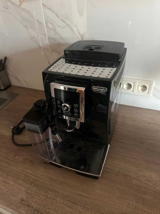 Кавоварка DeLonghi ECAM