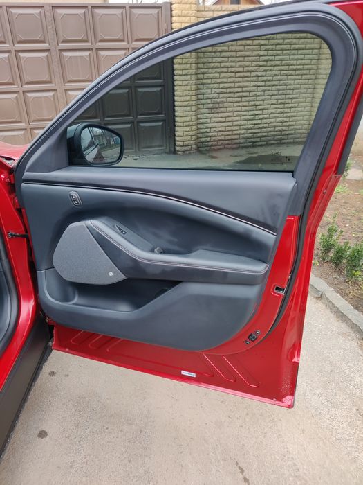 FORD MUSTANG MACH-E PREMIUM
98.7 kWh 23рік10місяць