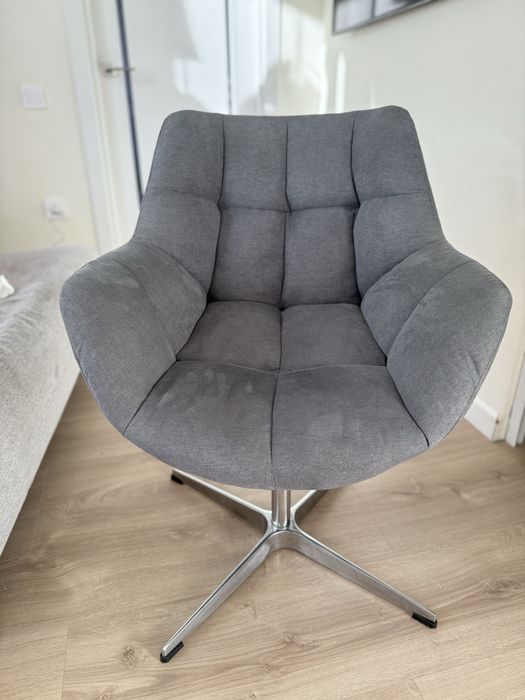 Стильне мʼяке крісло