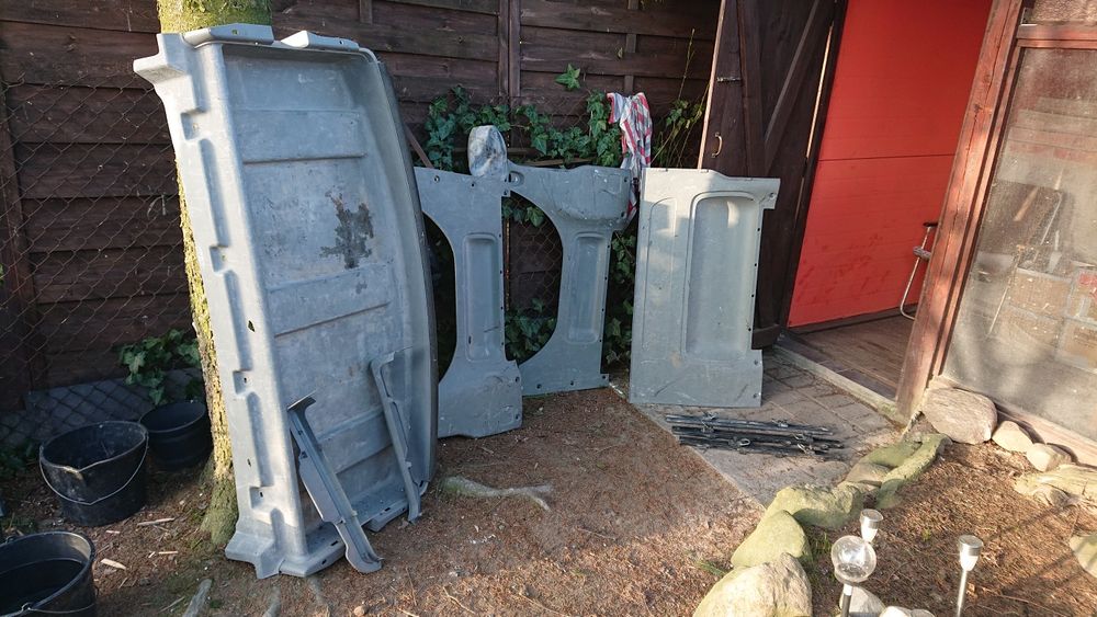 Tapicerka paki i szyny mocujące renault trafic ll l1h2