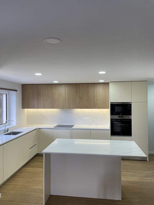 Custom Kitchen65565664533377120