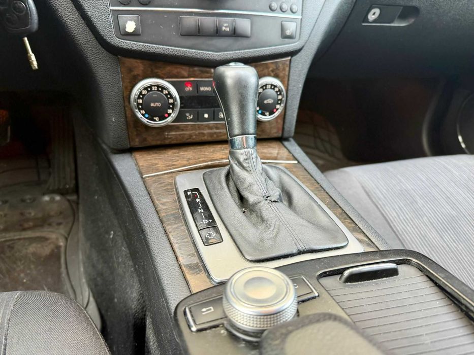 Mercedes C220 CDI Elegance 170cv Caixa Automática 2007