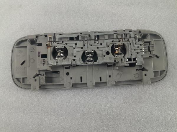 Plafonier frente VOLKSWAGEN Golf V (1K1)