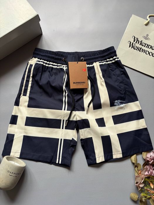 Шорти burberry..