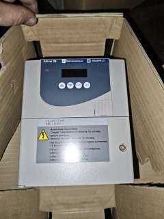 Urządzenie SCHNEIDER ELECTRIC atv28hu29n4