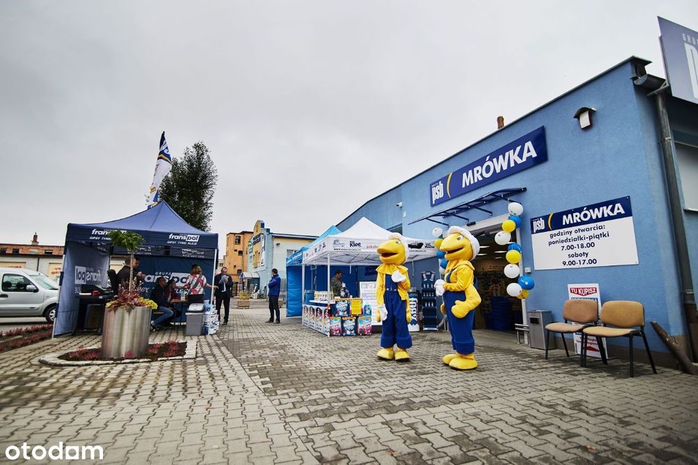 Obiekt handlowy 840 m2 plus magazyn 411 m2 w centrum Żar sprzedam