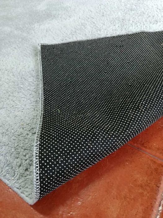 Tapete Cinzento Pelo Curto e Macio 2