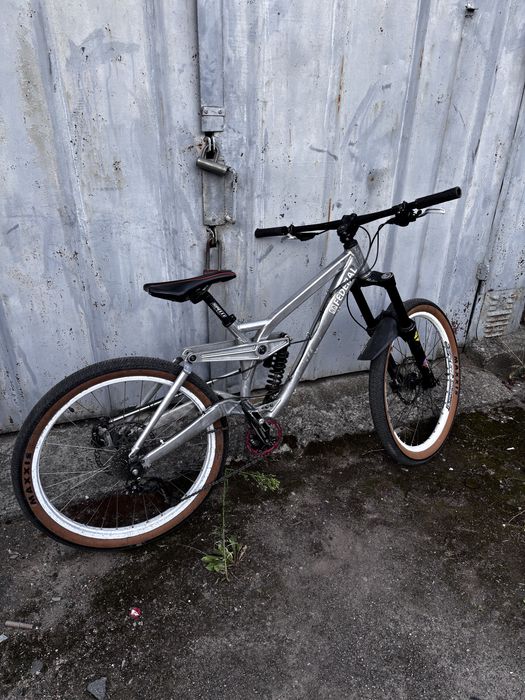 Велосипед(двух подвес)Kona stab deluxe 2005