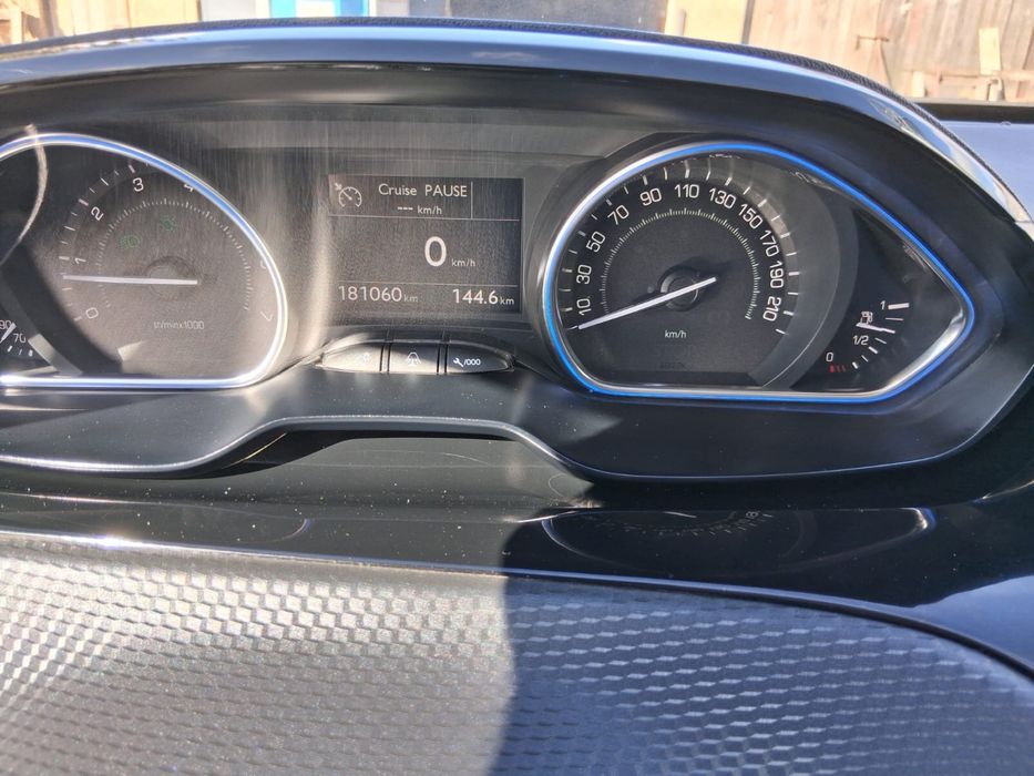 Peugeot 2008, 1.6benz