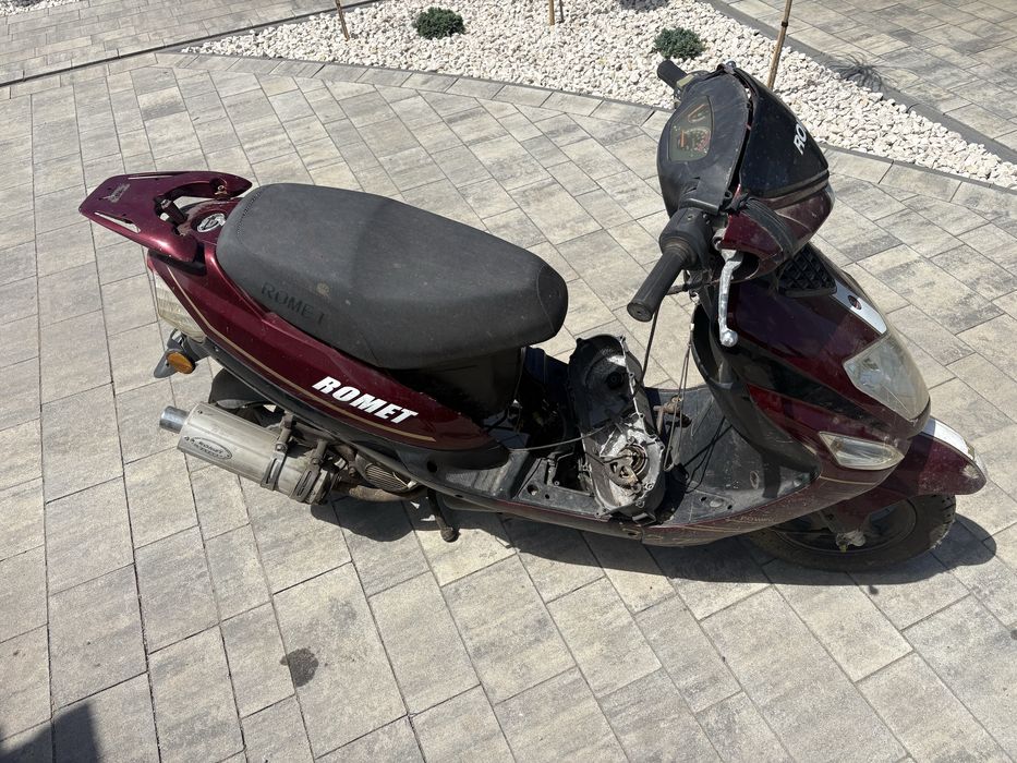 Skuter Romet 727
