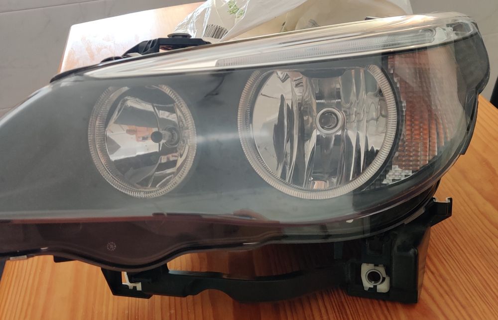 Ótica/Farol esquerdo BMW (E61)