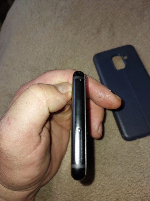 Samsung a 8(sm-a530f)