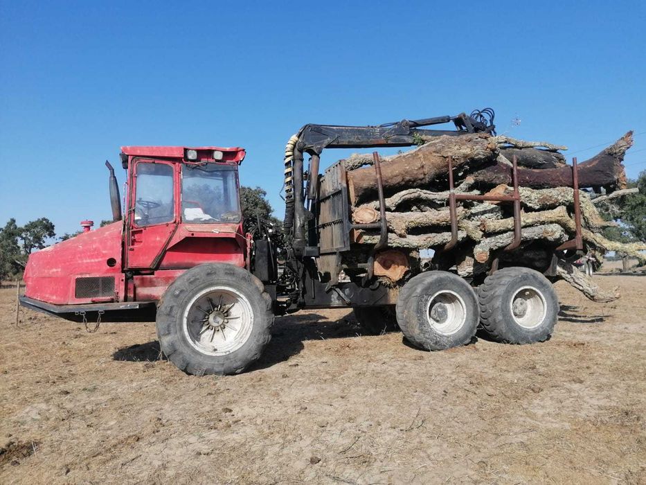 Máquina florestal Valmet 832