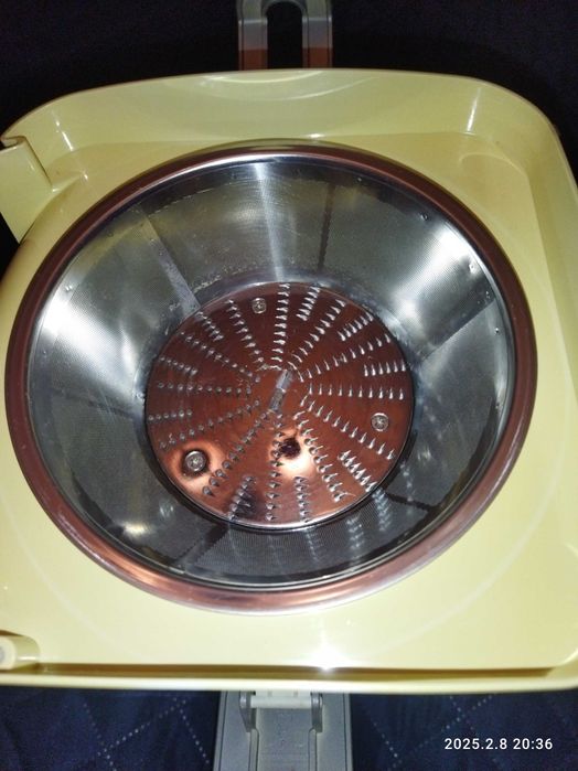 Maquina de sumos(Frutas e legumes)