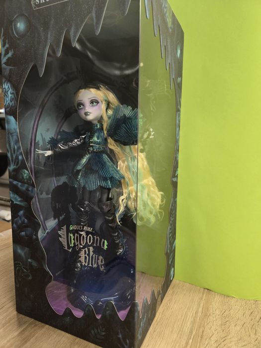 Lagoona blue ghouls rule