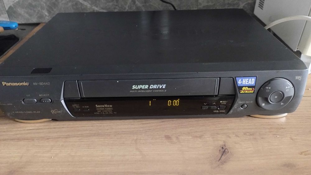 Odtwarzacz VHS Panasonic NV-SD442