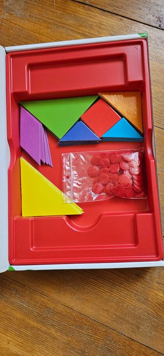 Gra planszowa i zabawka edukacyjna Tangram