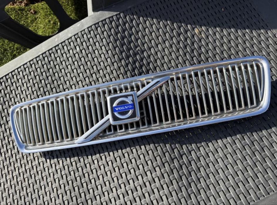 Grelha volvo S40