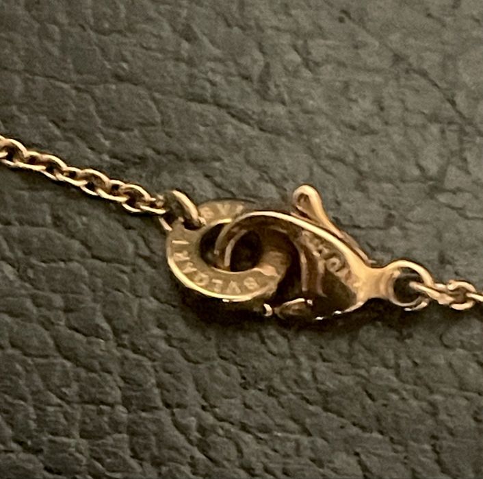 Niezwykle elegancki naszyjnik