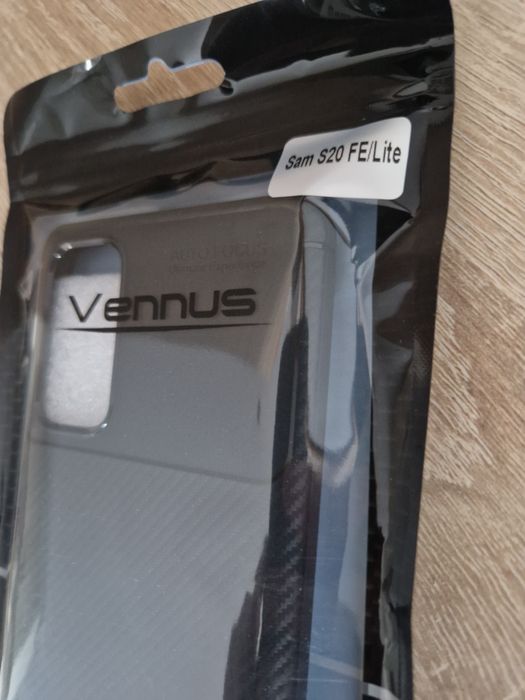 Etui Vennus Carbon Elite do Samsung Galaxy S20 FE/Lite Czarny