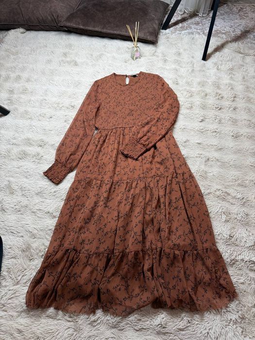 Сукня міді коричневого кольору