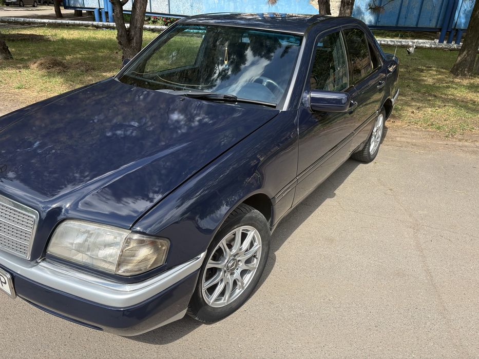 Mercedes- Benz W202