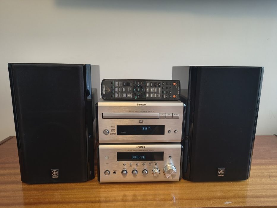 Yamaha PianoCraft amplituner RX-E810 DVD-E810 2 kolumny głośniki monitory NX-E800 pilot MCR-E810 WH21780