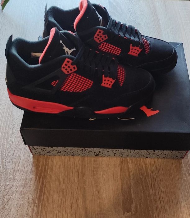 Jordan 4 red thunder