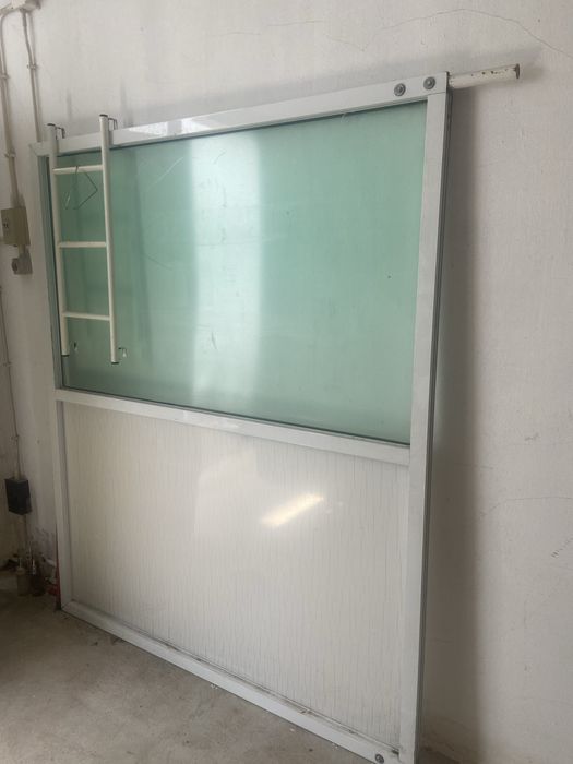 Divisoria de aluminio fixa, bom estado