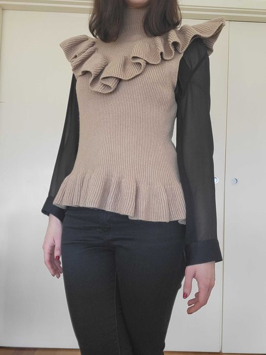 Colete Macio Bege Folhos (NOVO)