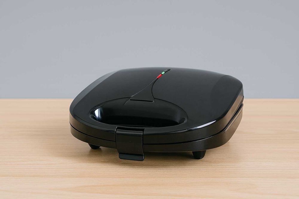 NOWY Opiekacz Do Kanapek Tostów Elektryczny Toster 1000W Czarny