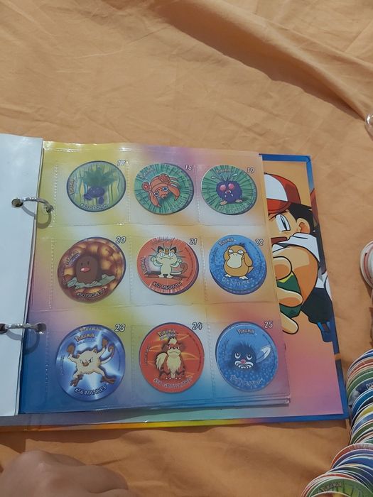 Tazos e caderneta pokemon anos 90