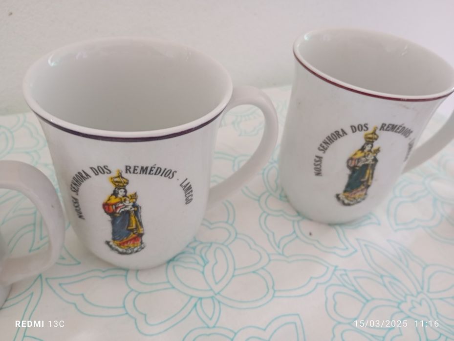 Conjunto de canecas com motivos da Nossa senhora de Fátima
