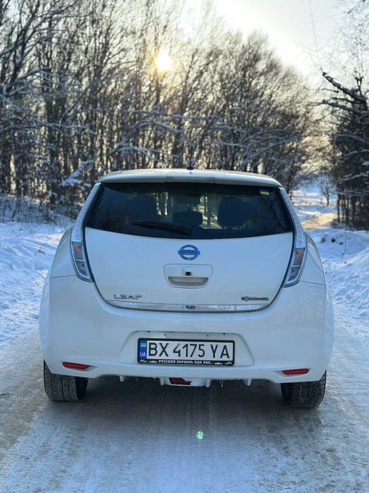 Nissan Leaf 2013 - Рідна фарба, 11/12 поділок