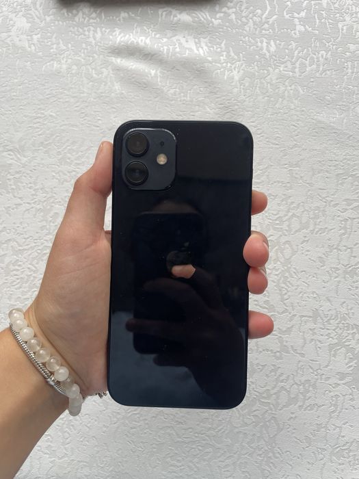iPhone 12 стан 10/10, батарея 100%. Нюансів нема