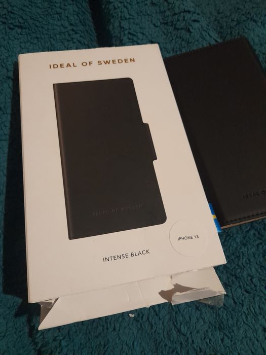 Etui z klapką ideal of sweden do iPhone 13